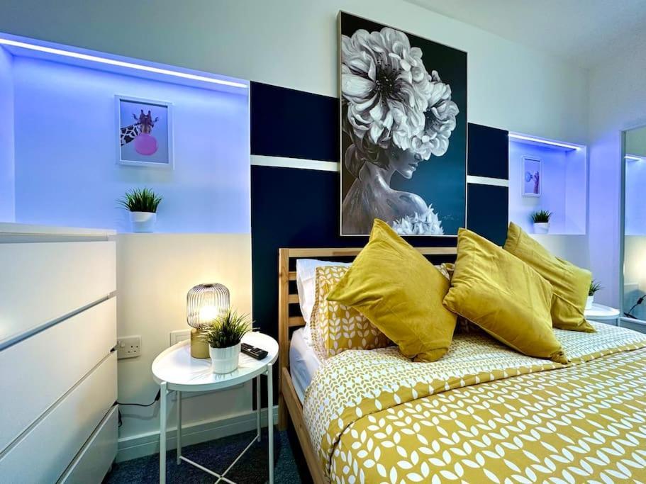 Massive New 8 Bedroom House Sleeps Up To 21 - Accepts Groups - Great Location - Free Parking - Fast Wifi - Smart Tvs - Sleeps Up To 21 People - Close To Bournemouth & Poole Town Centre & Sandbanks Exteriér fotografie
