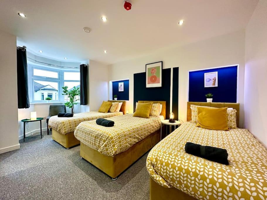 Massive New 8 Bedroom House Sleeps Up To 21 - Accepts Groups - Great Location - Free Parking - Fast Wifi - Smart Tvs - Sleeps Up To 21 People - Close To Bournemouth & Poole Town Centre & Sandbanks Exteriér fotografie