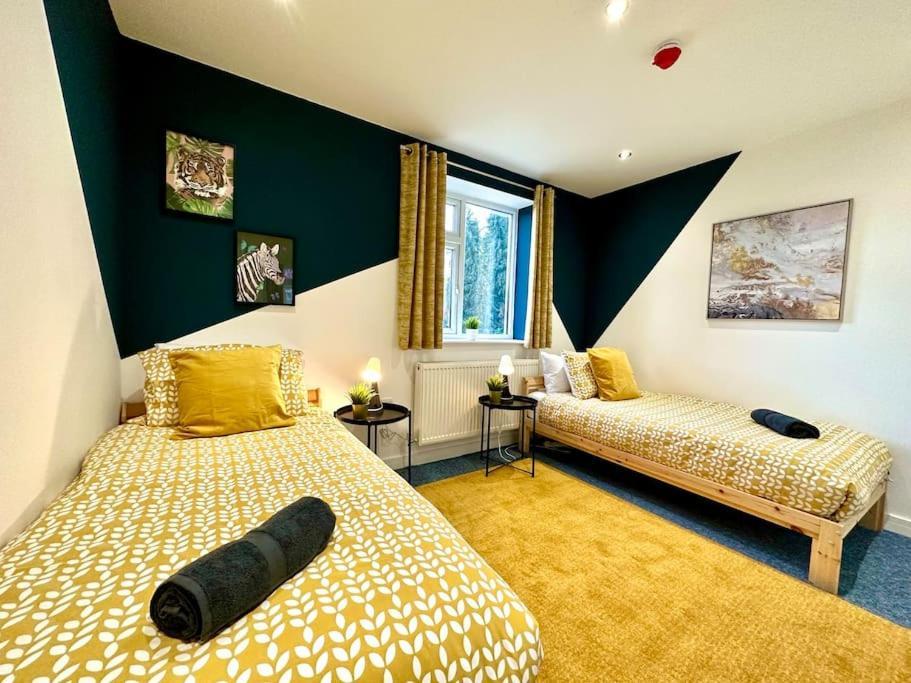 Massive New 8 Bedroom House Sleeps Up To 21 - Accepts Groups - Great Location - Free Parking - Fast Wifi - Smart Tvs - Sleeps Up To 21 People - Close To Bournemouth & Poole Town Centre & Sandbanks Exteriér fotografie
