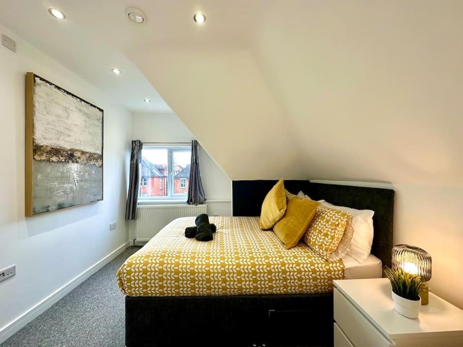 Massive New 8 Bedroom House Sleeps Up To 21 - Accepts Groups - Great Location - Free Parking - Fast Wifi - Smart Tvs - Sleeps Up To 21 People - Close To Bournemouth & Poole Town Centre & Sandbanks Exteriér fotografie