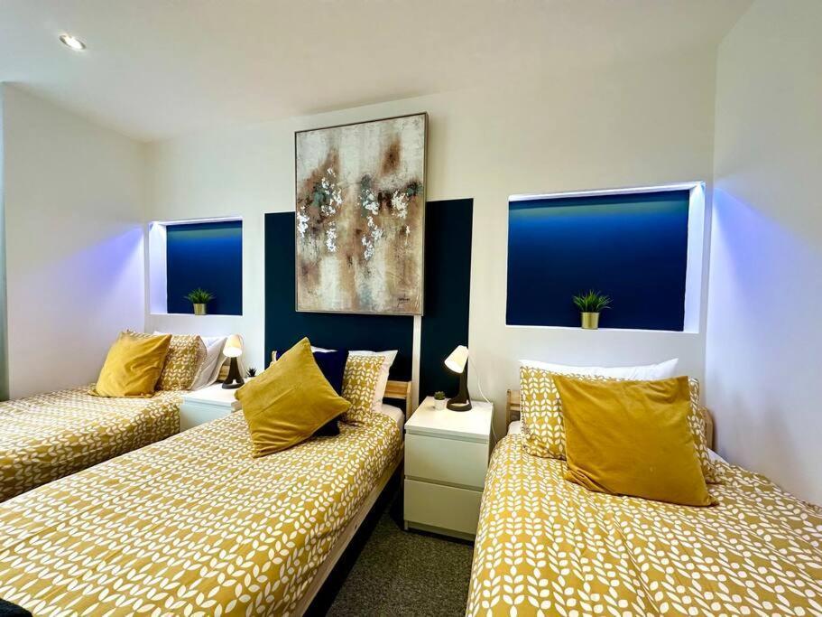 Massive New 8 Bedroom House Sleeps Up To 21 - Accepts Groups - Great Location - Free Parking - Fast Wifi - Smart Tvs - Sleeps Up To 21 People - Close To Bournemouth & Poole Town Centre & Sandbanks Exteriér fotografie